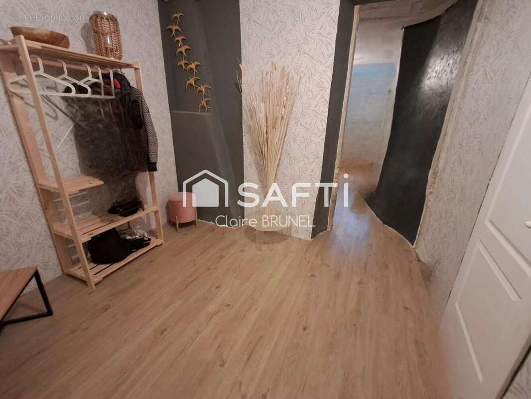 Photo 2 - Appartement à SAINT-FLORENT-SUR-AUZONNET