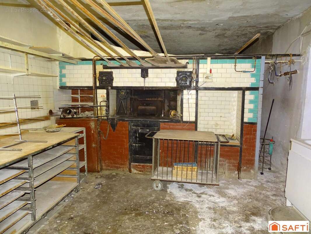 Photo 4 - Commerce à VEZERONCE-CURTIN