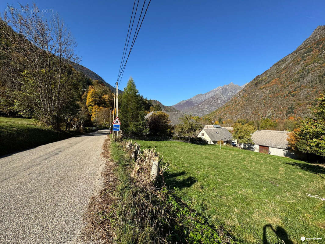 Terrain à ENTRAIGUES