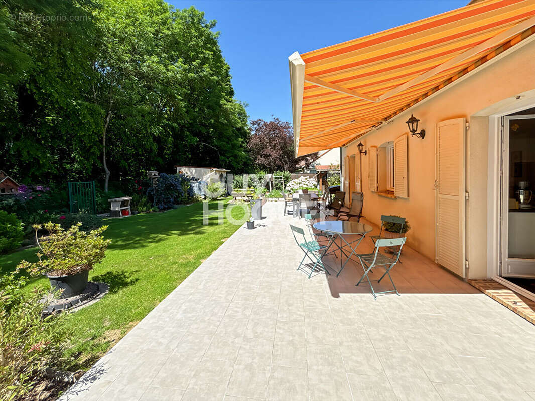 Maison à CREVECOEUR-EN-BRIE