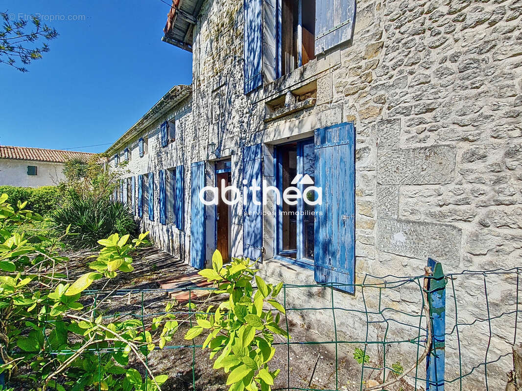 Maison à BARZAN