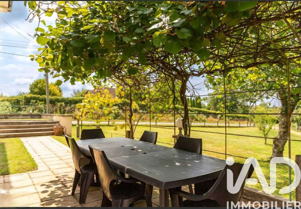 Maison 147 m² à Favars  - photo 4