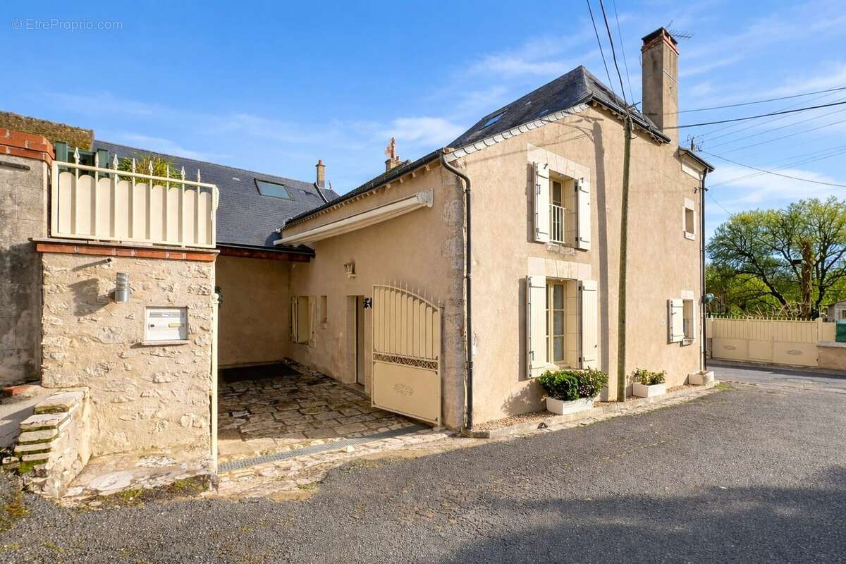 Maison à CANDE-SUR-BEUVRON