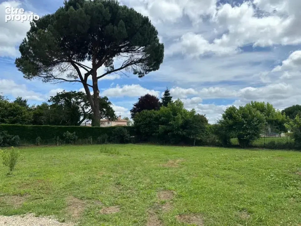 Terrain à SAUCATS