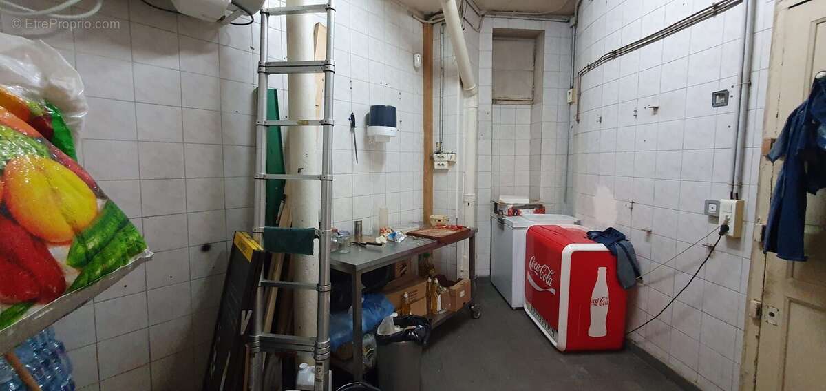 Autre à PARIS-11E