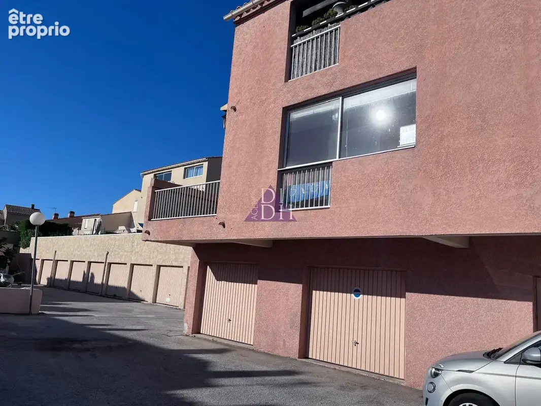 2 pièces climatisé avec terrasse et garage en direction de la plage de l'Almanarre - photo 9