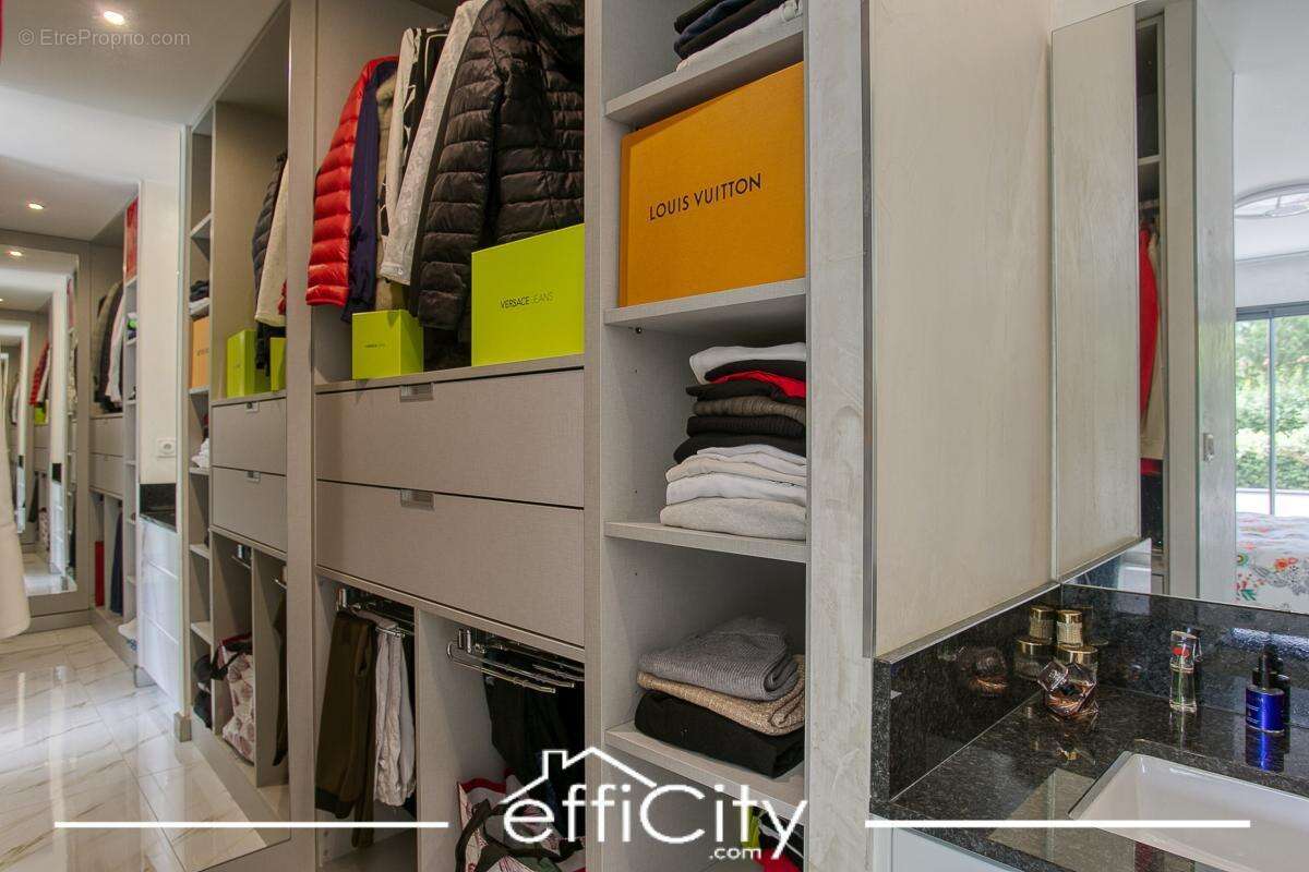 Maison 238 m² à Vertaizon  - photo 6