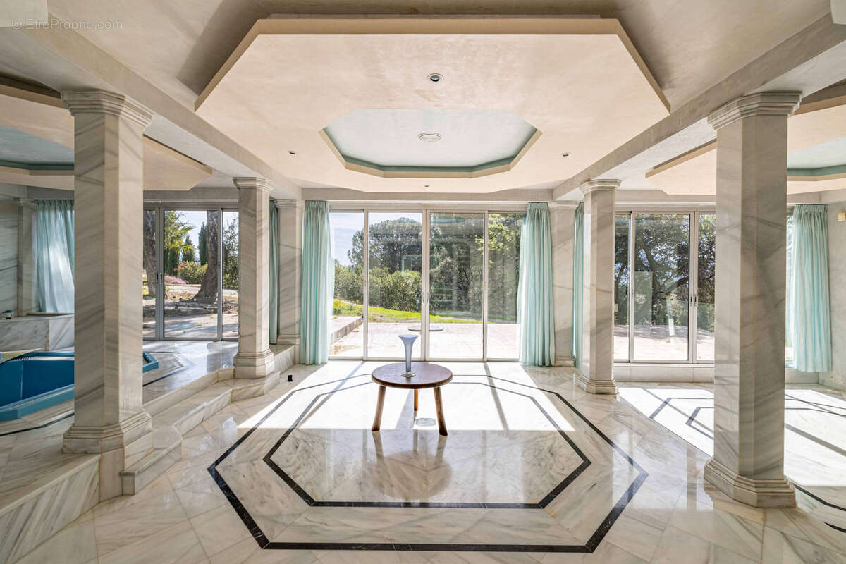 Maison à PLAN-DE-LA-TOUR