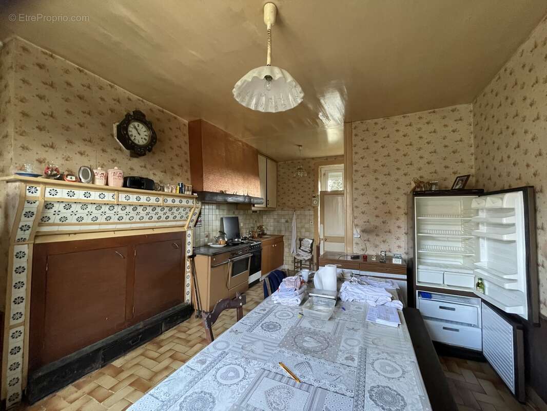 Maison à SAINT-DENIS-DES-MURS