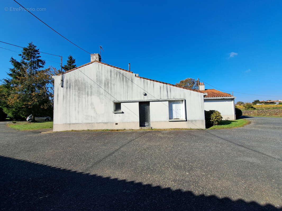 Maison à LE LANDREAU