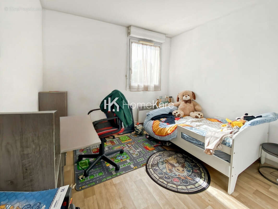 Appartement 55 m² à Begles  - photo 8