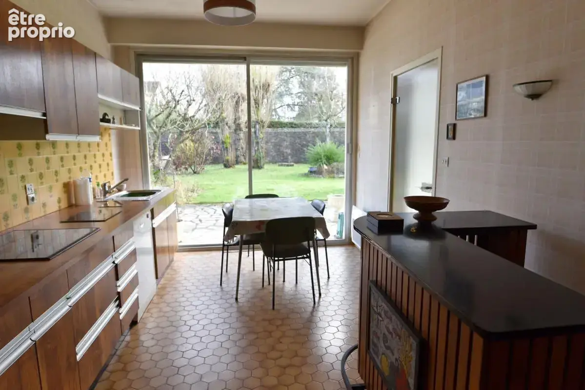 Maison 196 m² à Laval  - photo 3