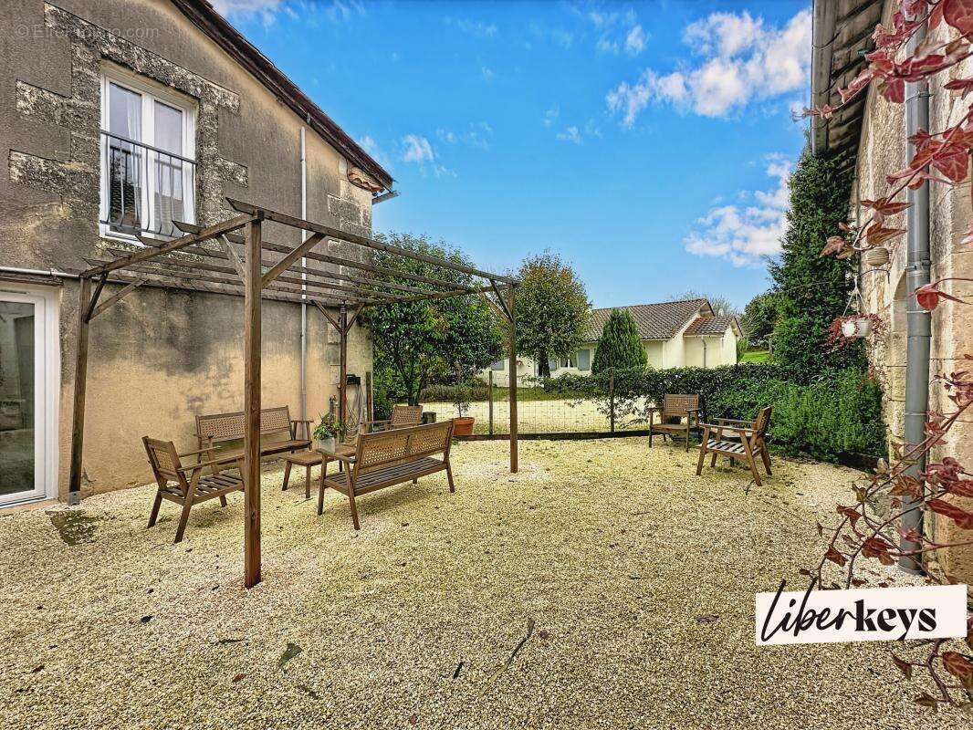 Maison à SAINT-PRIVAT-DES-PRES