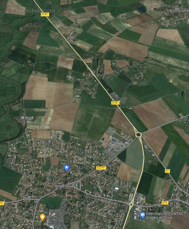 Terrain à LA JONCHERE