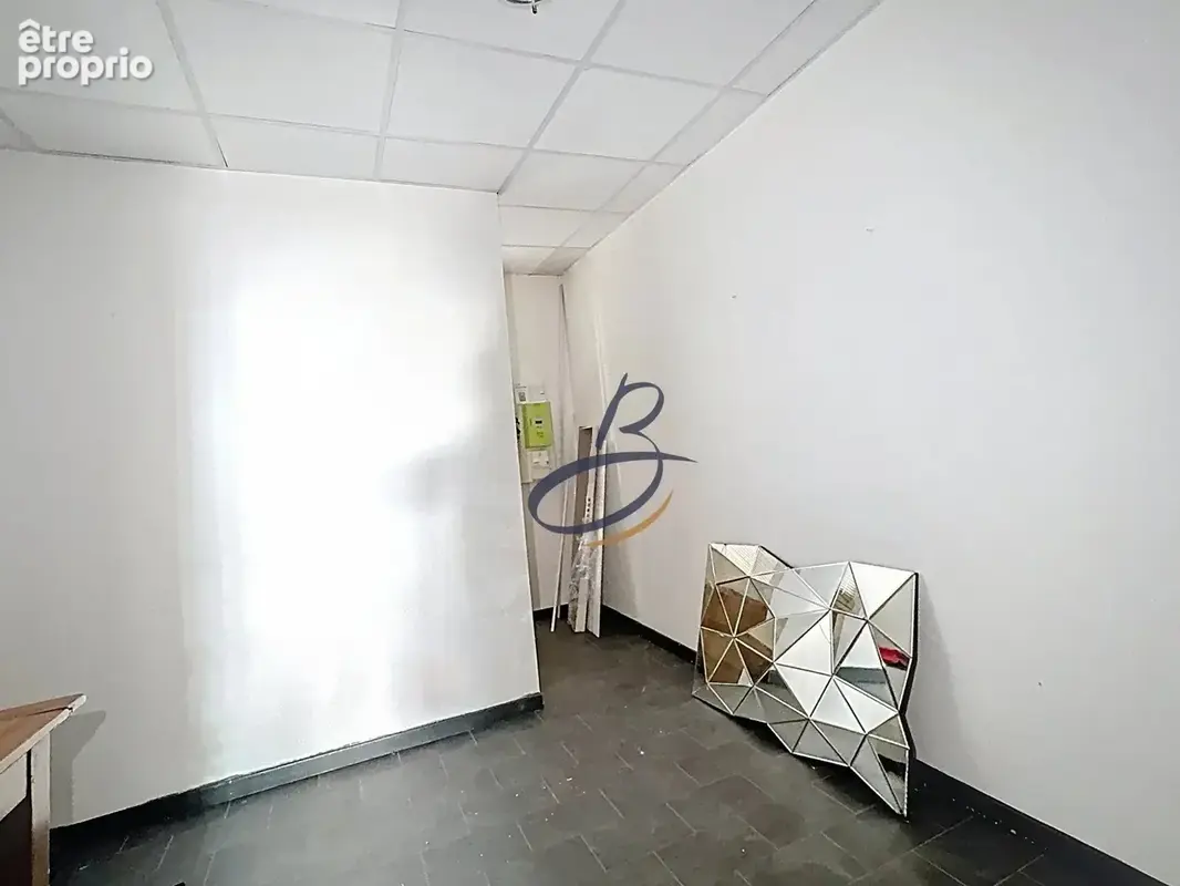 Vente Bureau-local Bourgoin-jallieu(38300) 110 000ï¿œ - photo 6