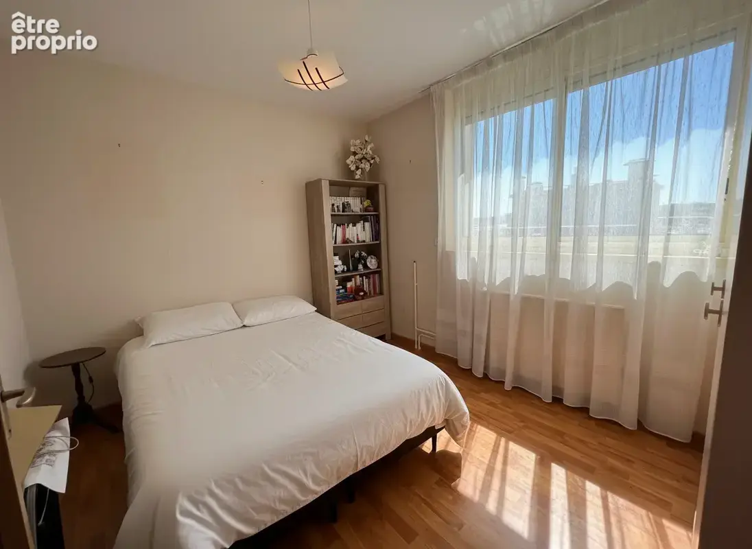 LA ROCHE SUR YON - Appartement 3 pièces 75m2 avec terrasses   Dernier étage - photo 7