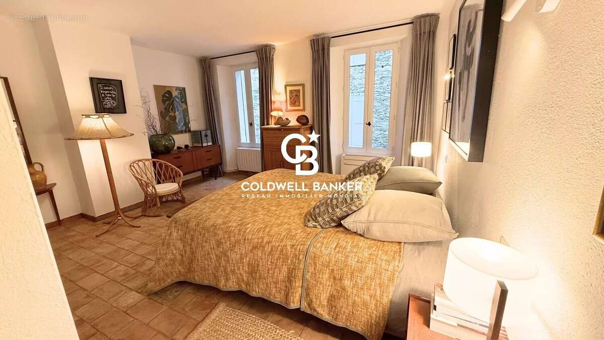 Maison de caractère avec garage et terrasse tropézienne plein sud - photo 12