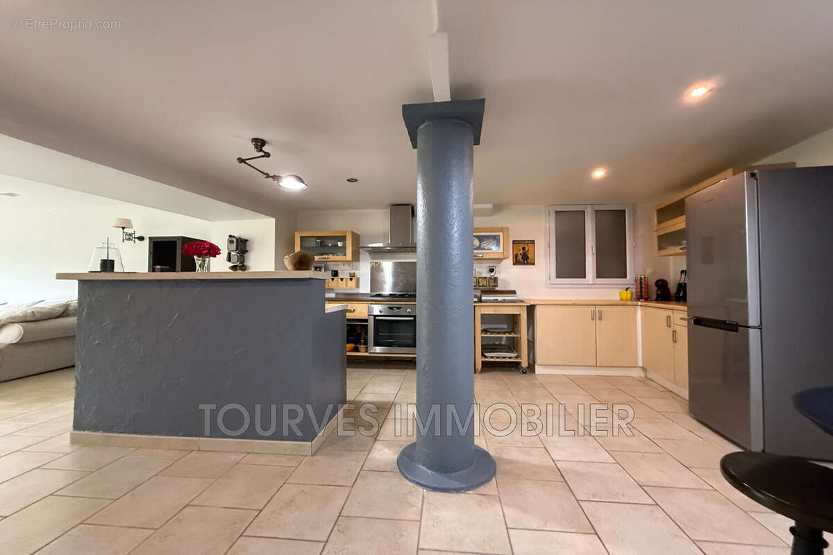 Appartement à TOURVES