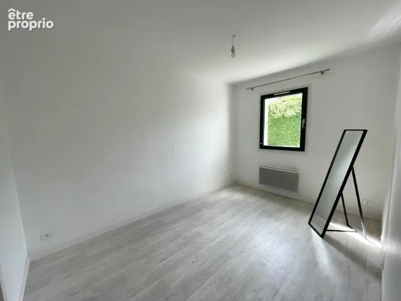 SAINT RENAN - Appartement T2 de 46m² avec deux places de parking et une cave - photo 3