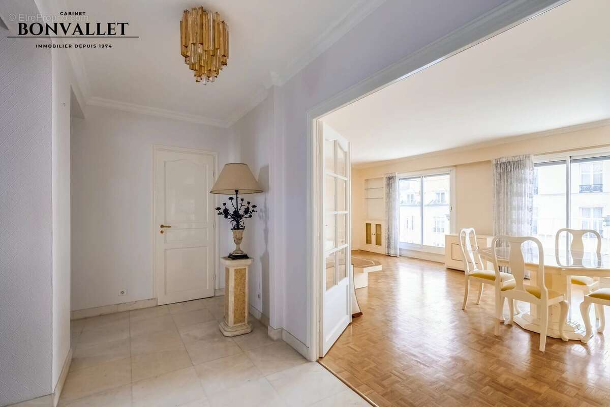 Appartement à PARIS-15E