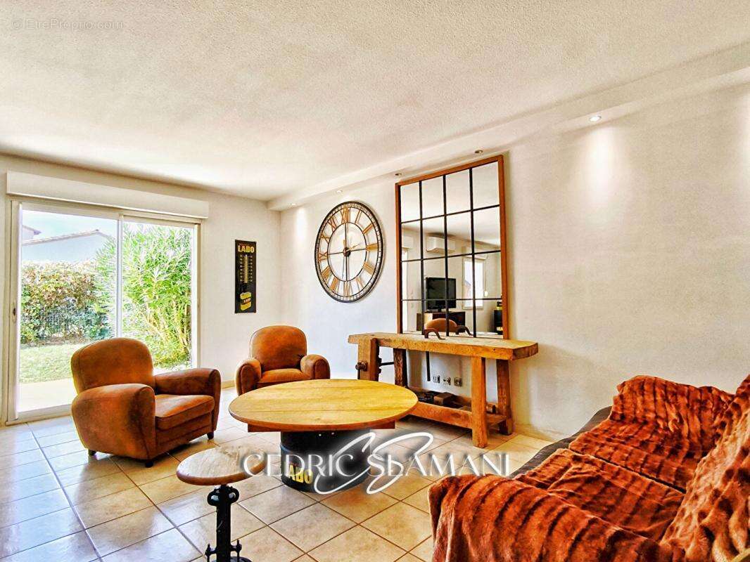 Maison à VILLEMOUSTAUSSOU