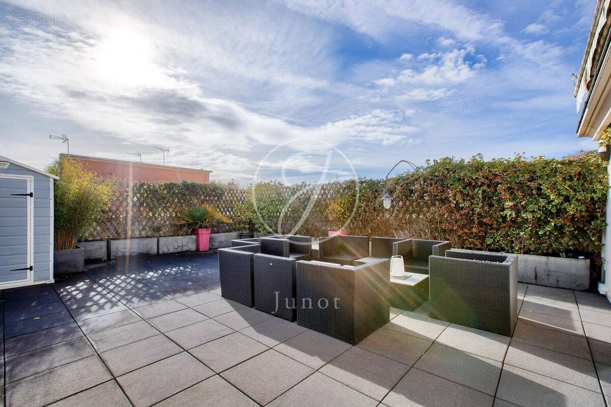 Appartement à VILLE-D'AVRAY