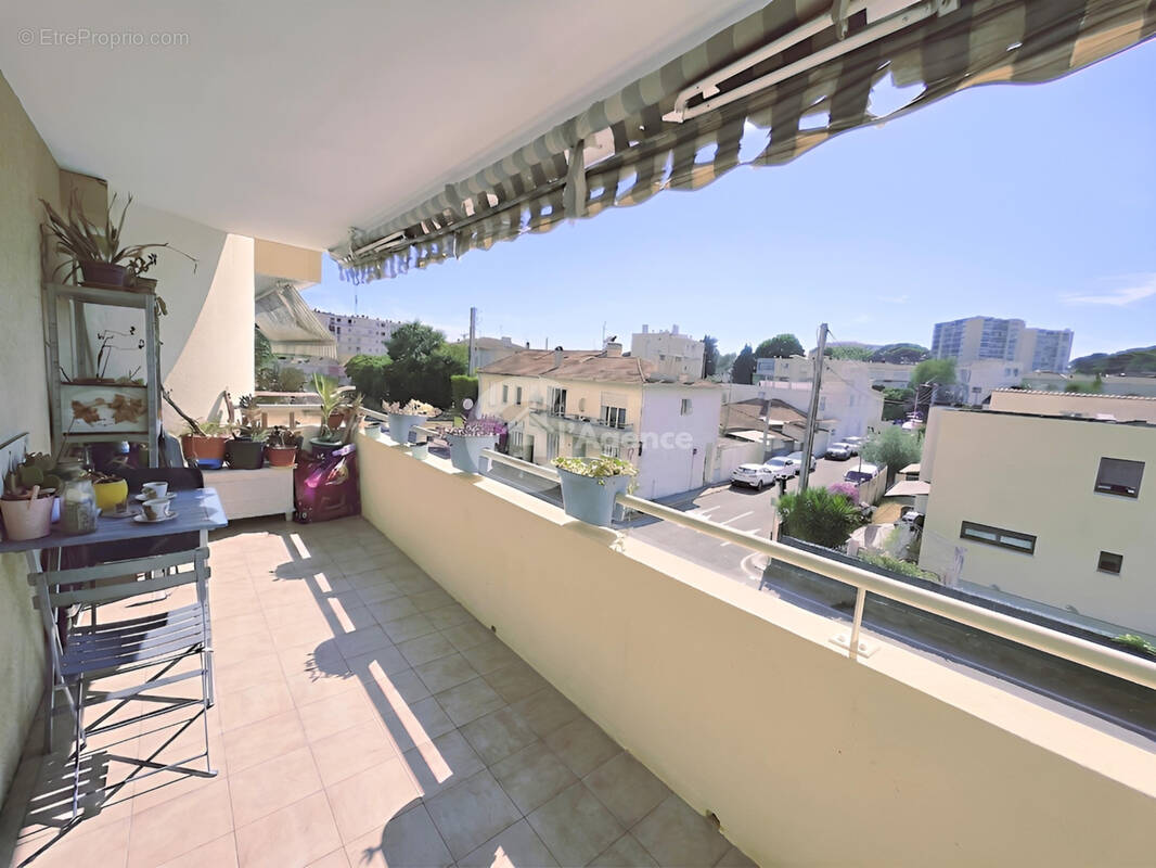 Appartement à LE CANNET