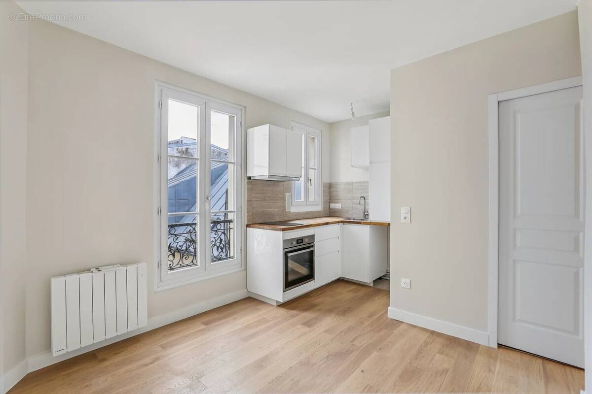 Appartement à PARIS-18E