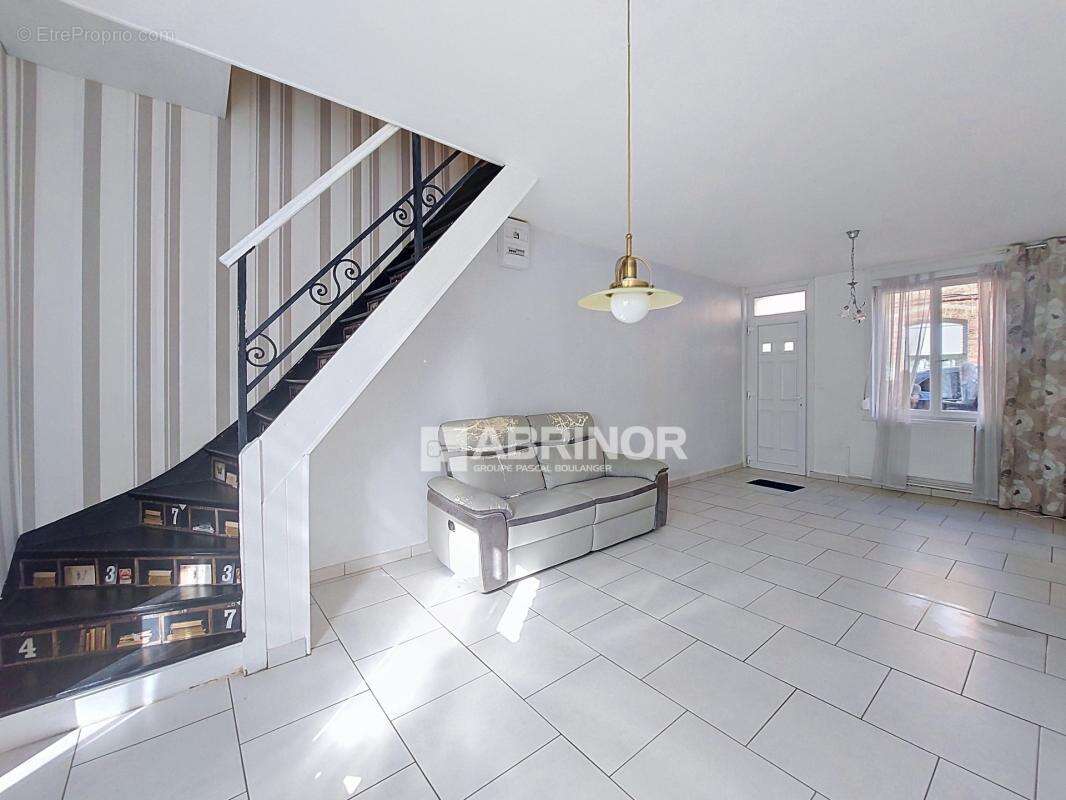 Maison à HOUPLINES