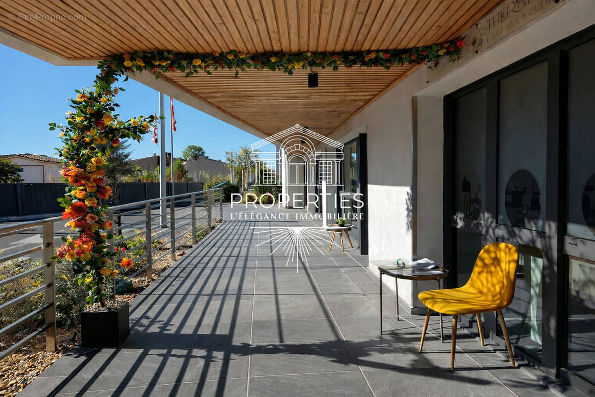 Commerce à OLLIOULES