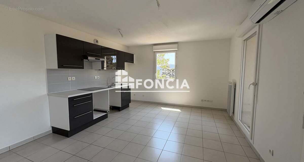 Rare Dernier étage T3 13012 Terrasse - photo 4