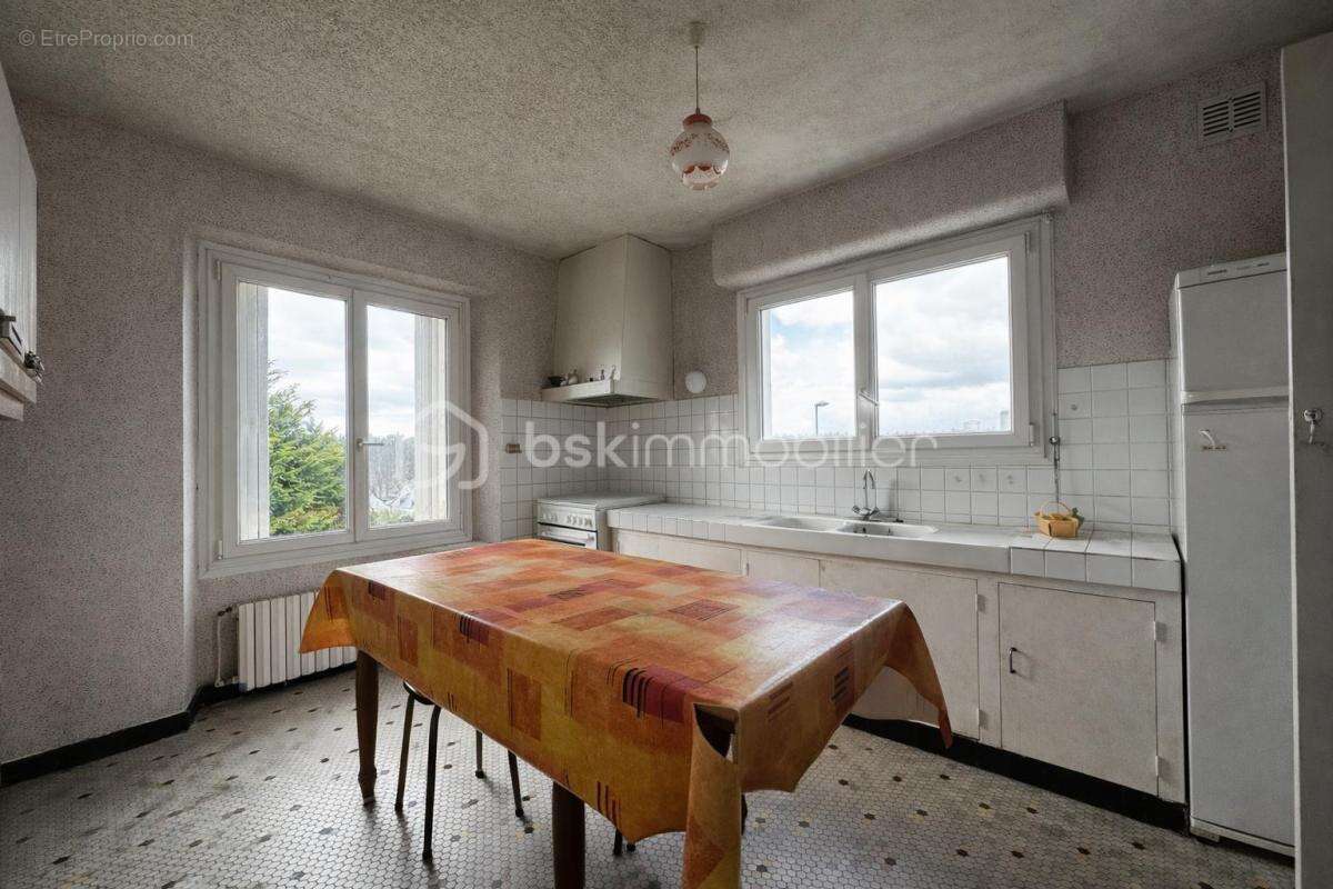 Le Bono – Maison familiale de 125 m² à rénover, à pied du port et des commerces - photo 5