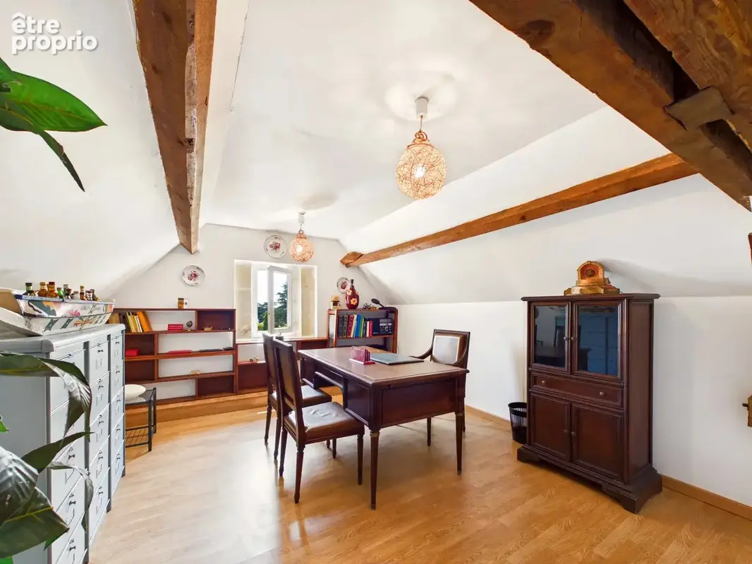 Maison de caractère avec six chambres, idéale pour une famille ou maison secondaire - photo 8