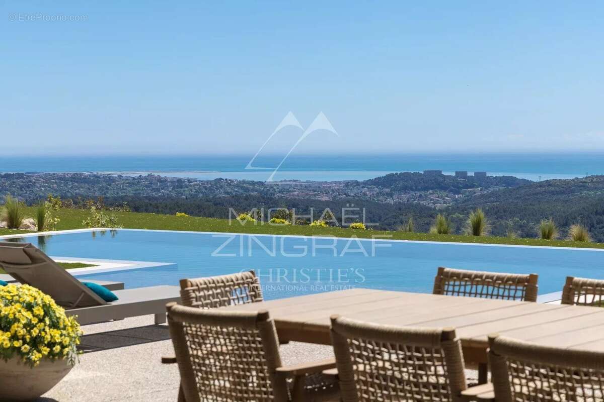 Maison à ROQUEFORT-LES-PINS