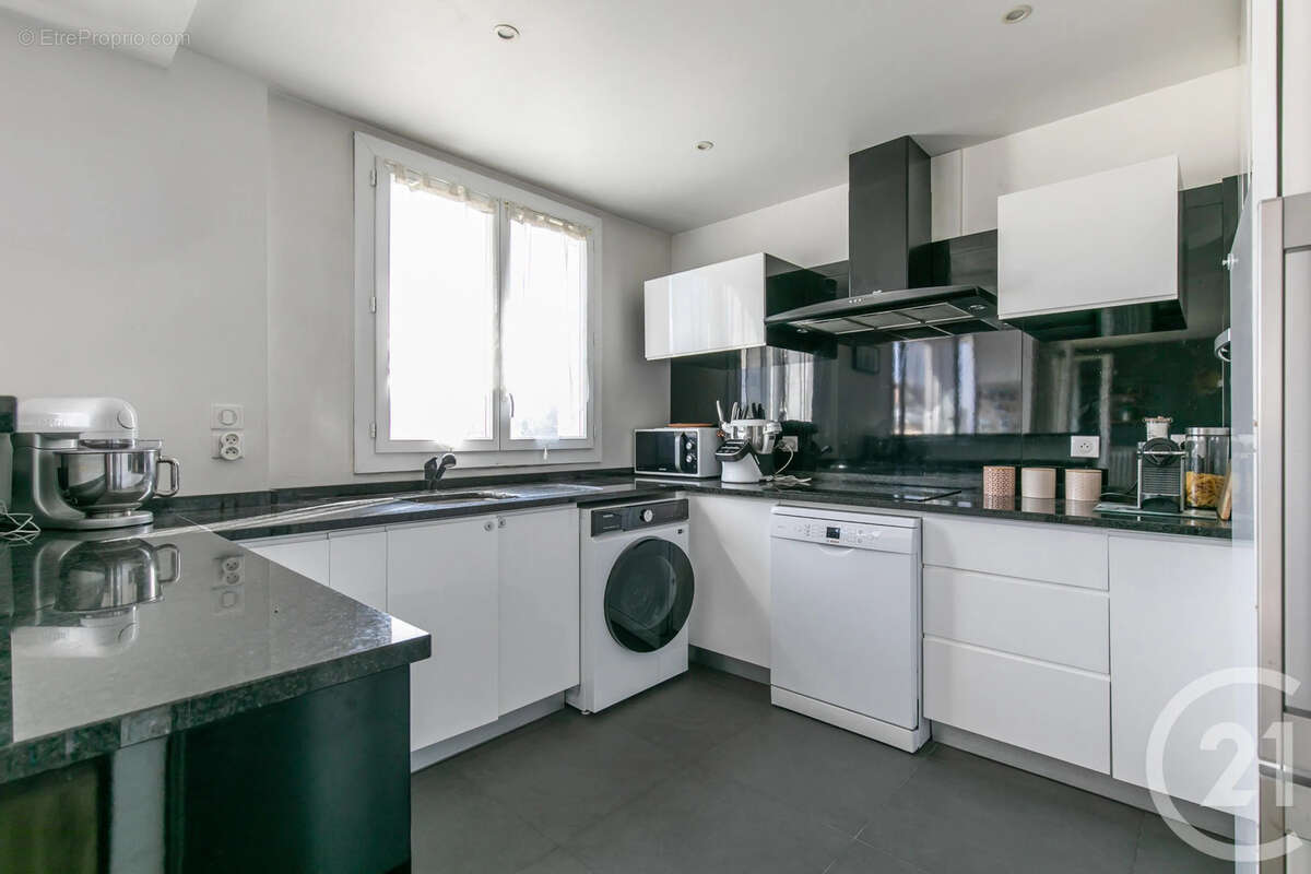 Appartement à SAINT-MAUR-DES-FOSSES
