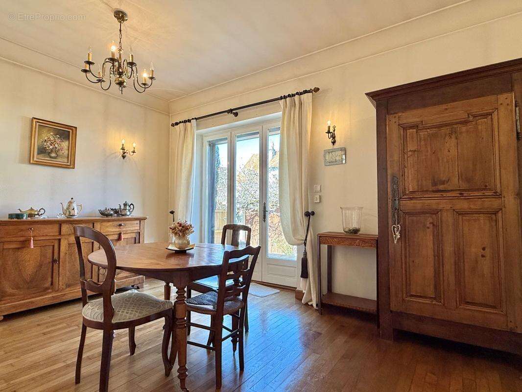 Maison à Vendre CHENOVE, 3 chambres, sous-sol complet, garage extérieur - photo 8