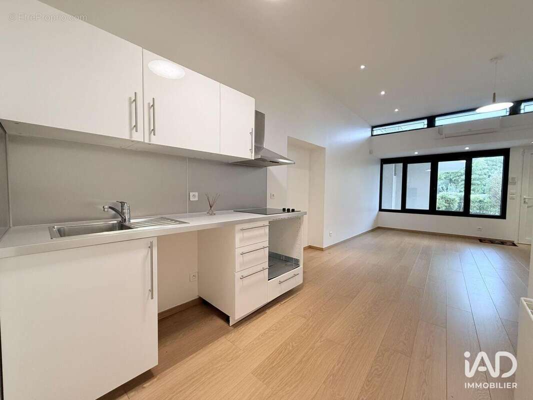 Photo 7 - Commerce à ETIOLLES