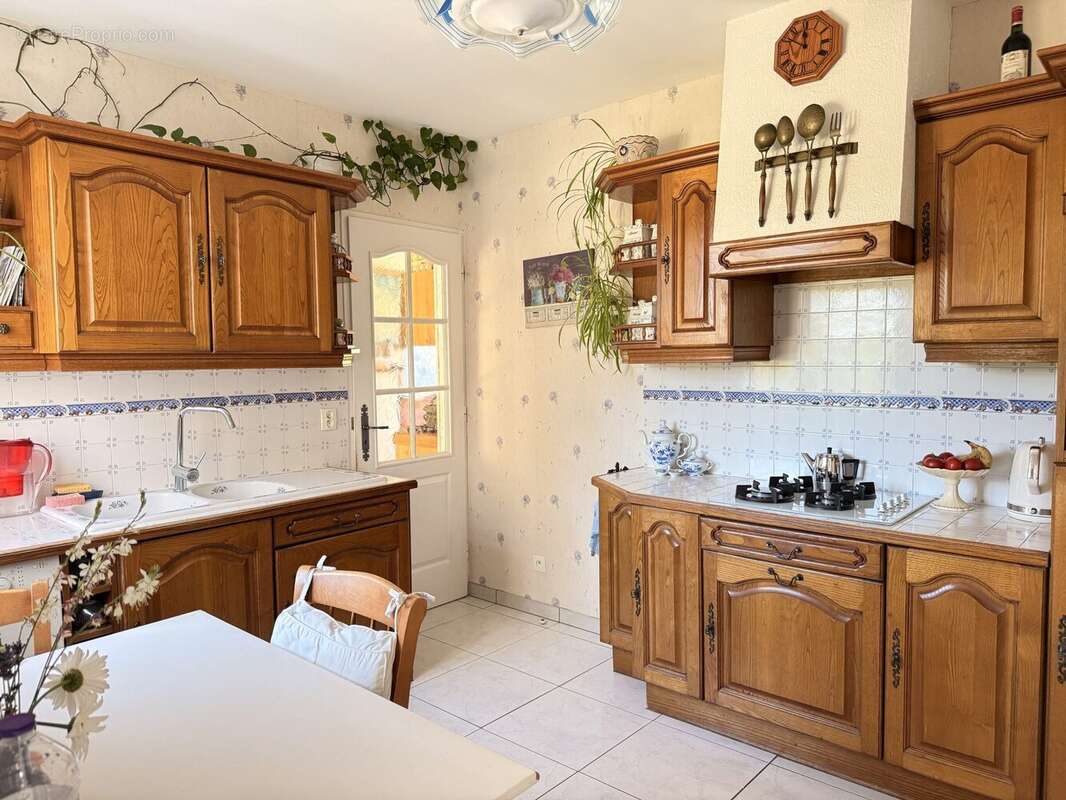 Maison 95 m² à Thaims  - photo 6