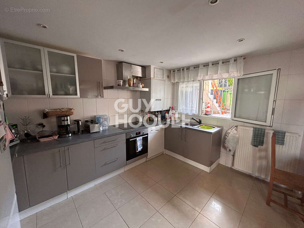 Appartement à LES PAVILLONS-SOUS-BOIS