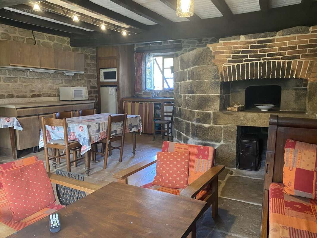 Gîte 1 - Maison à PEYRAT-LE-CHATEAU