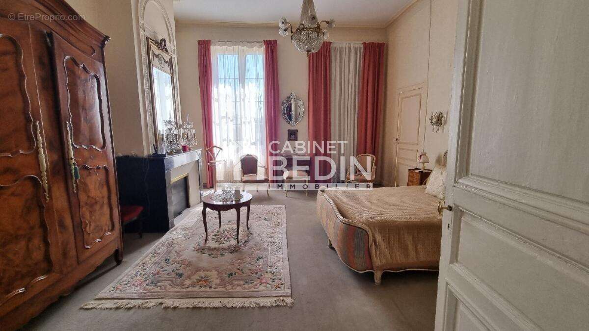 Maison à BLANQUEFORT