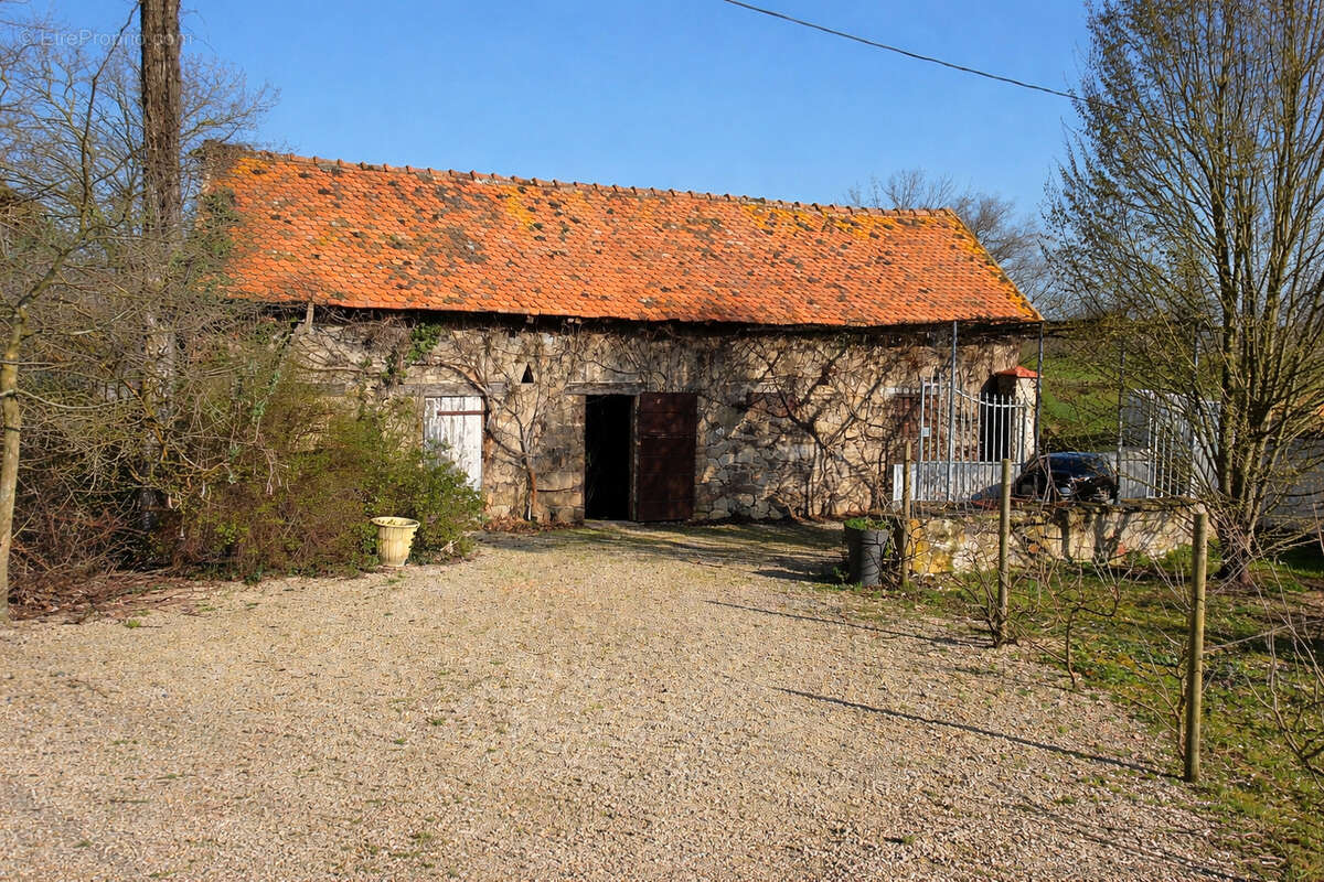 Maison à NEUILLY-EN-DONJON
