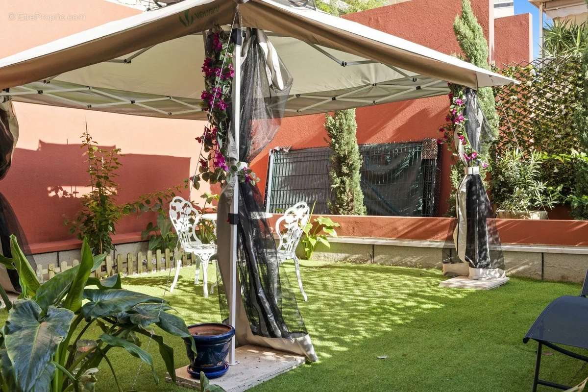 Appartement à MANDELIEU-LA-NAPOULE