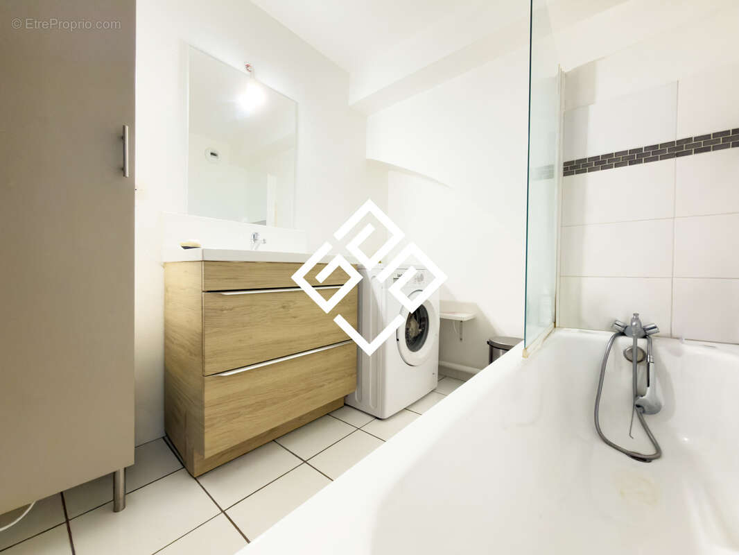 Appartement à LEZIGNAN-CORBIERES