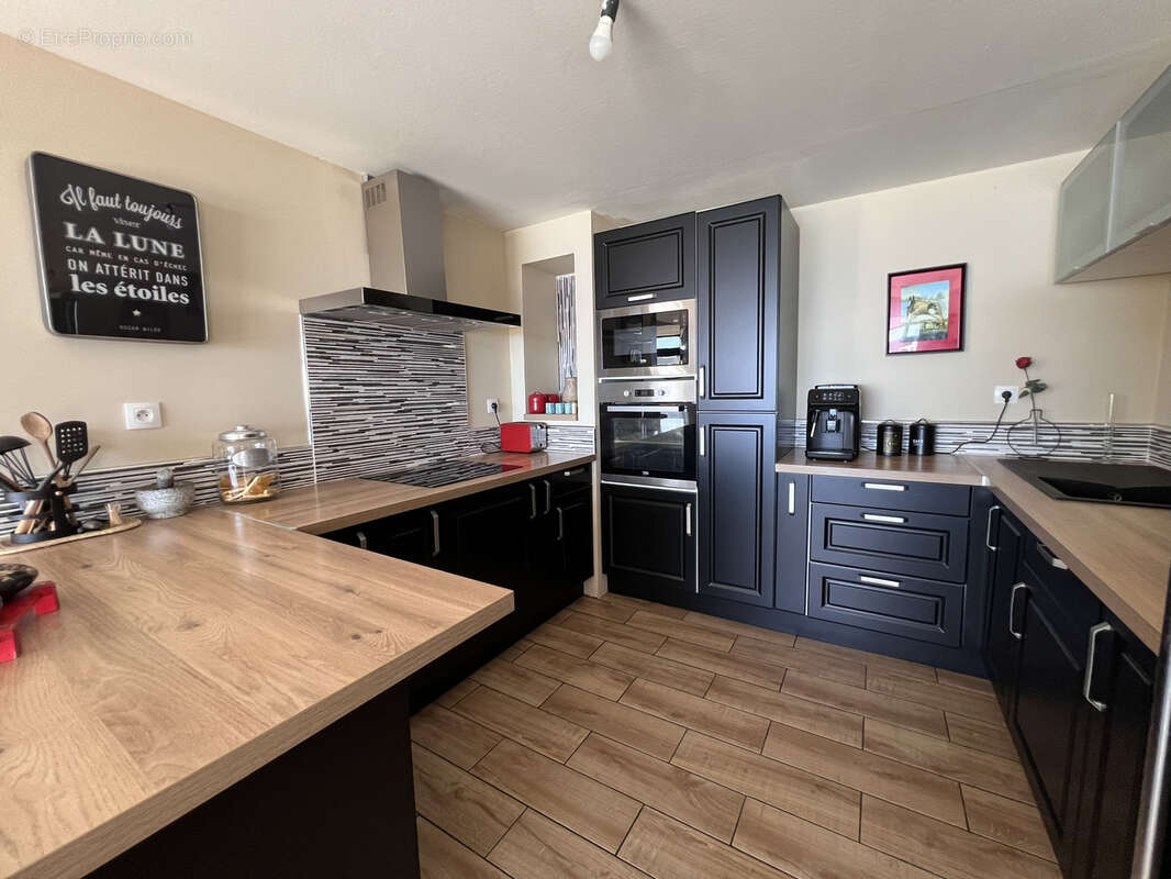 Maison à LES TROIS-BASSINS