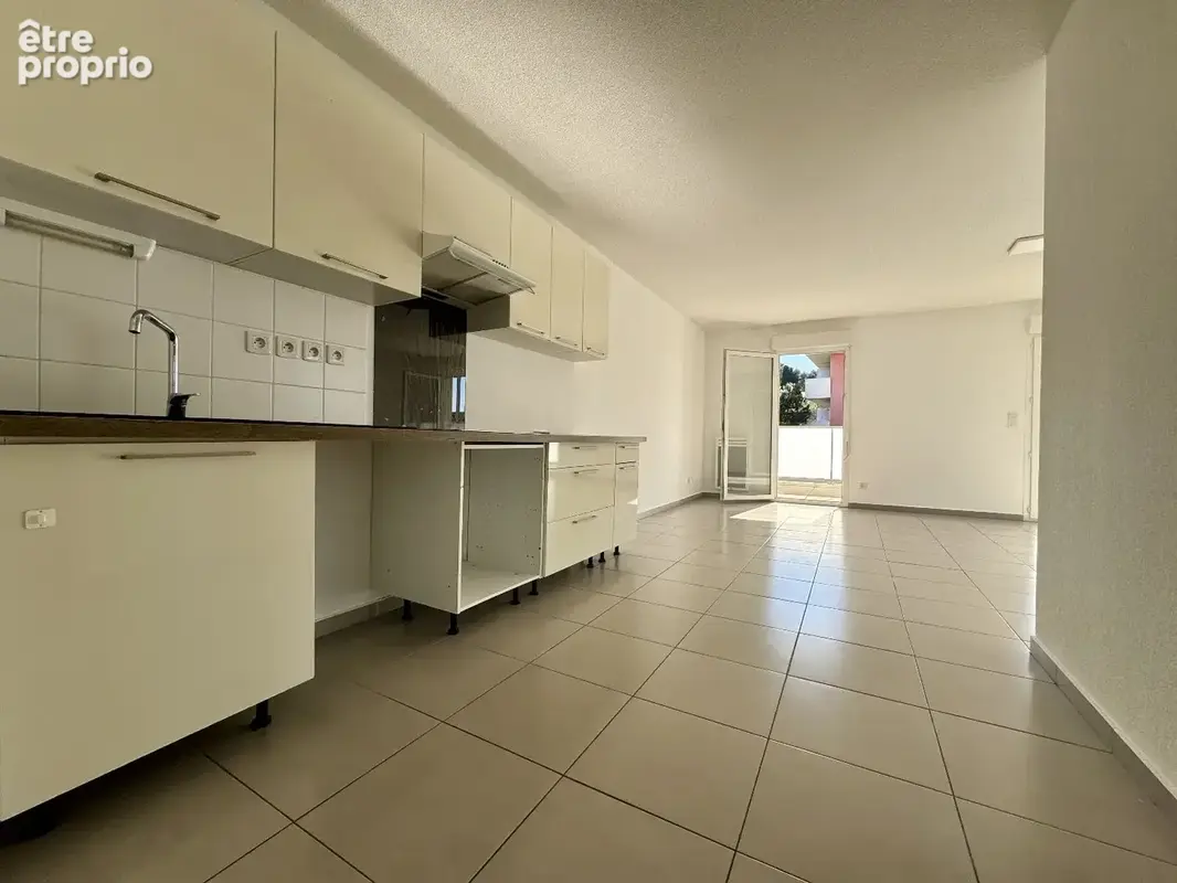Appartement T4 avec terrasse; ascenseur, stationnements - photo 2