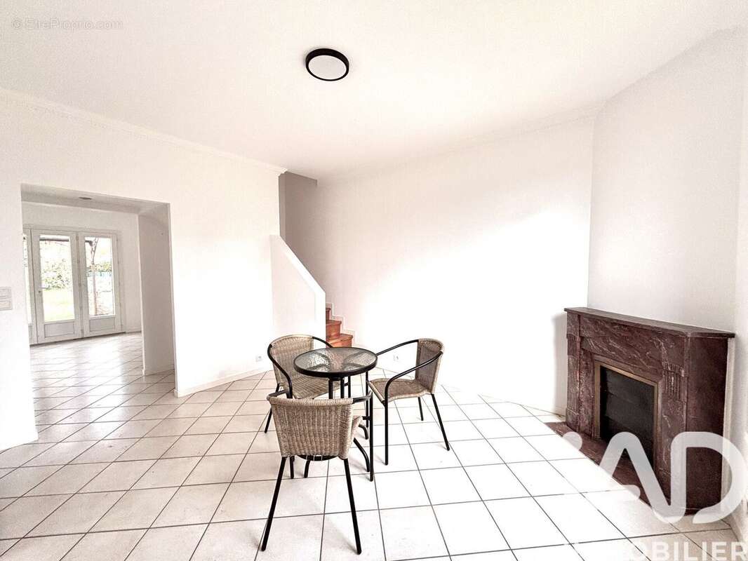 Photo 2 - Maison à SAINTE-GENEVIEVE-DES-BOIS