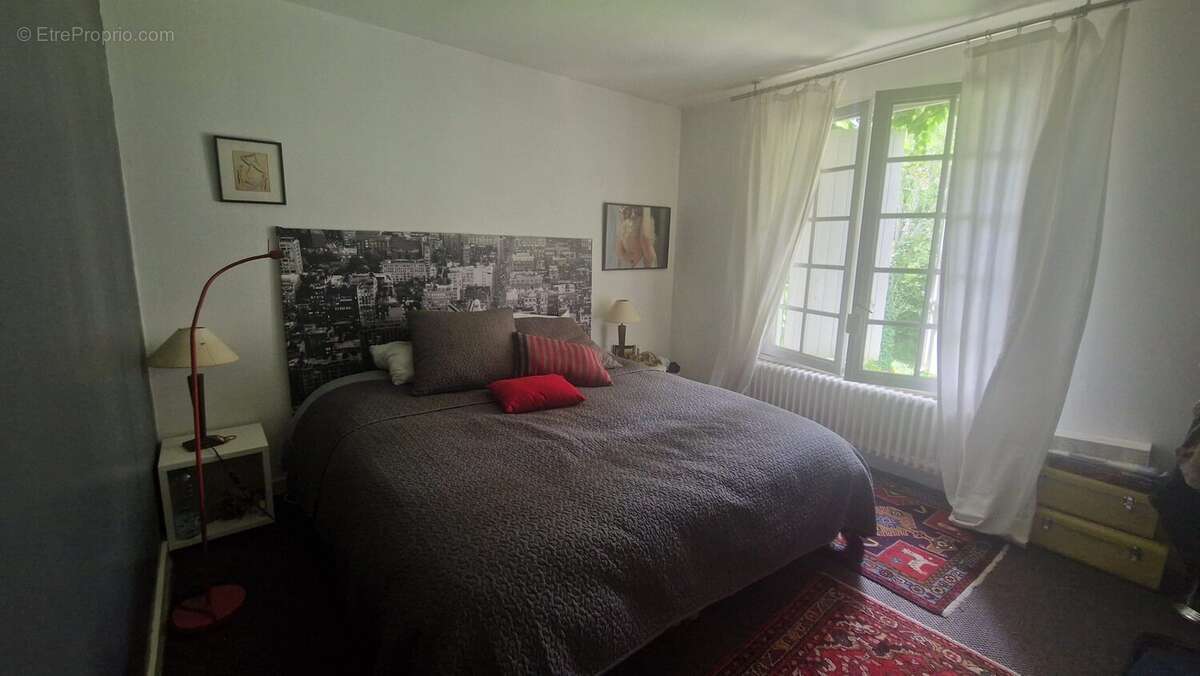 Maison 198 m² à La Creche  - photo 7