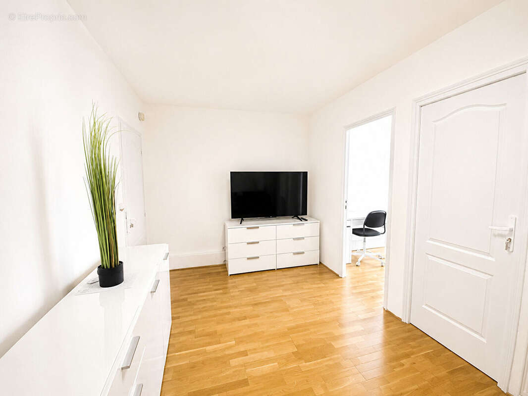 Appartement 44 m² - Rue du Faubourg du Temple, Paris 11 - photo 8