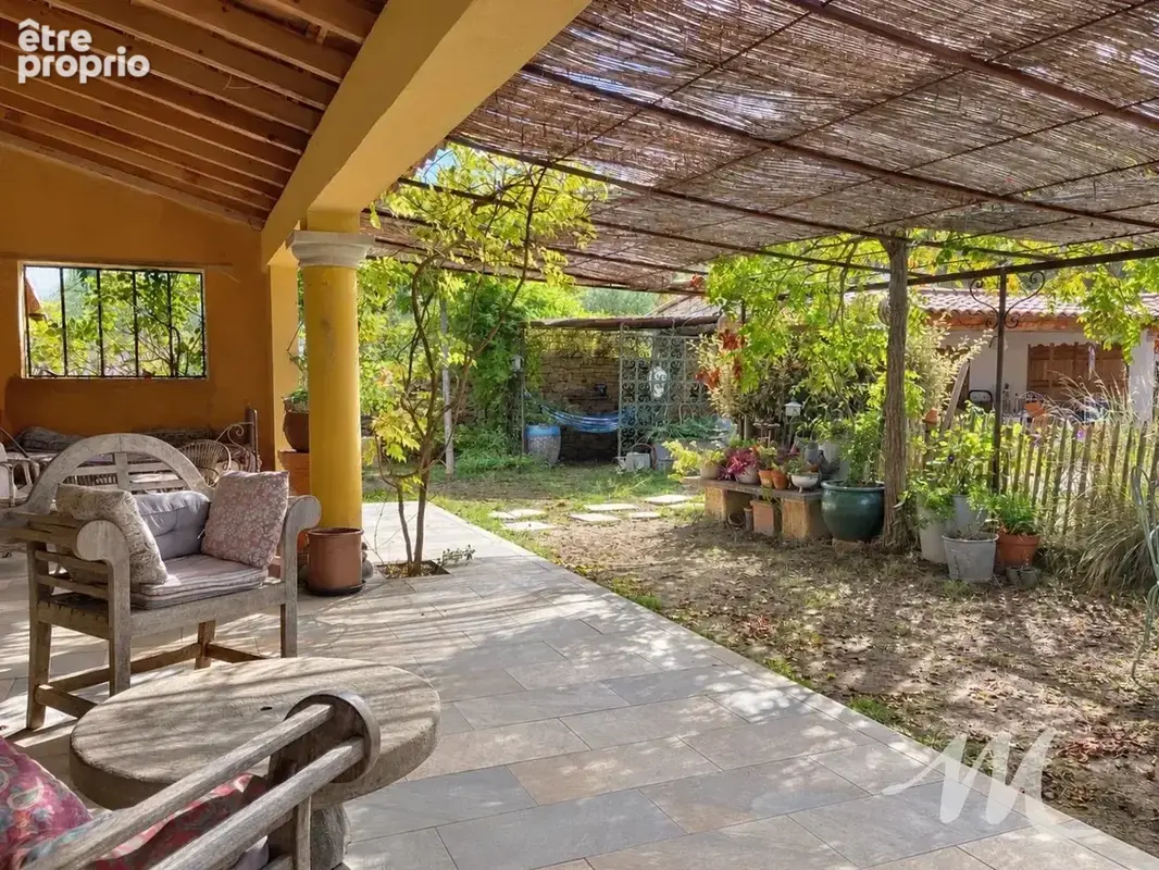 Maison de plain pied 4 chambres - piscine - cuisine d'été et dépendance - photo 3